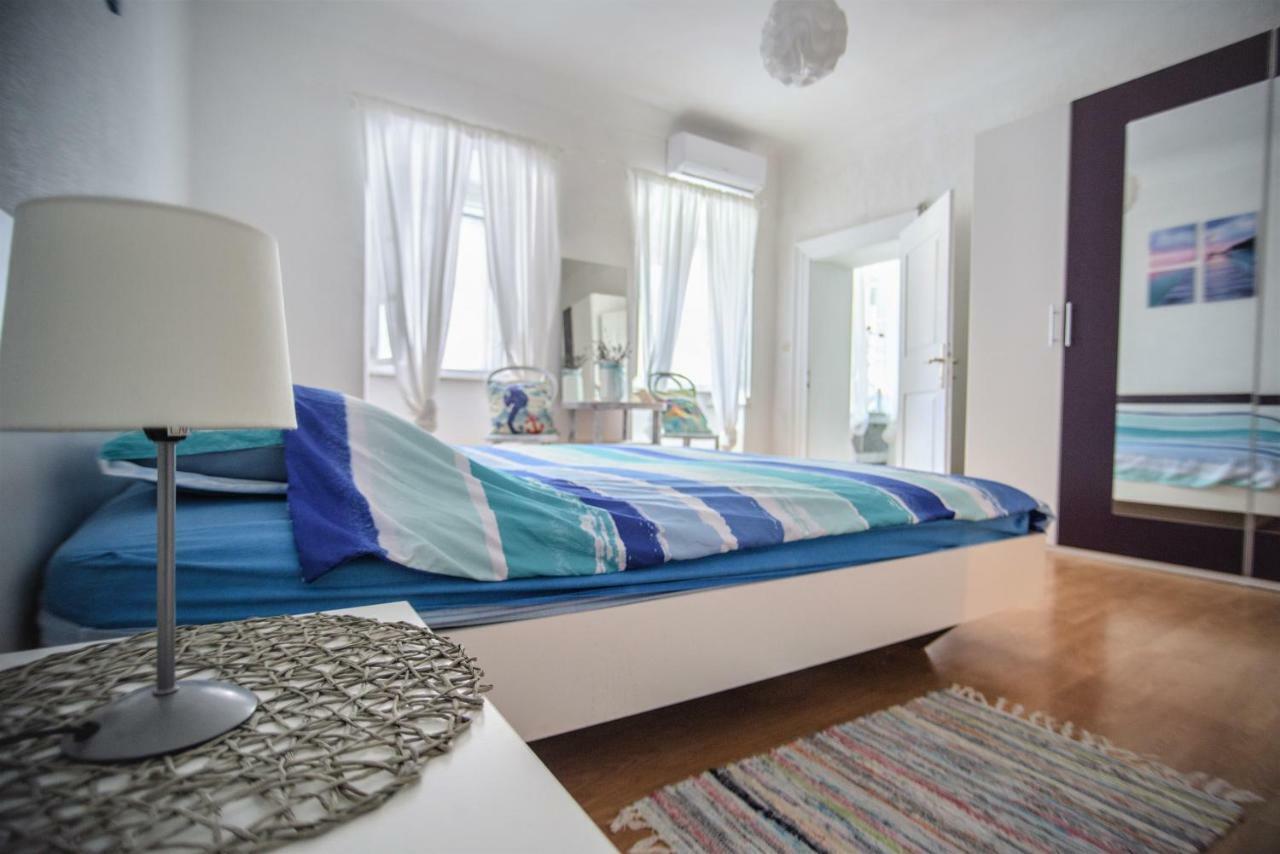 Dolores Apartament *
